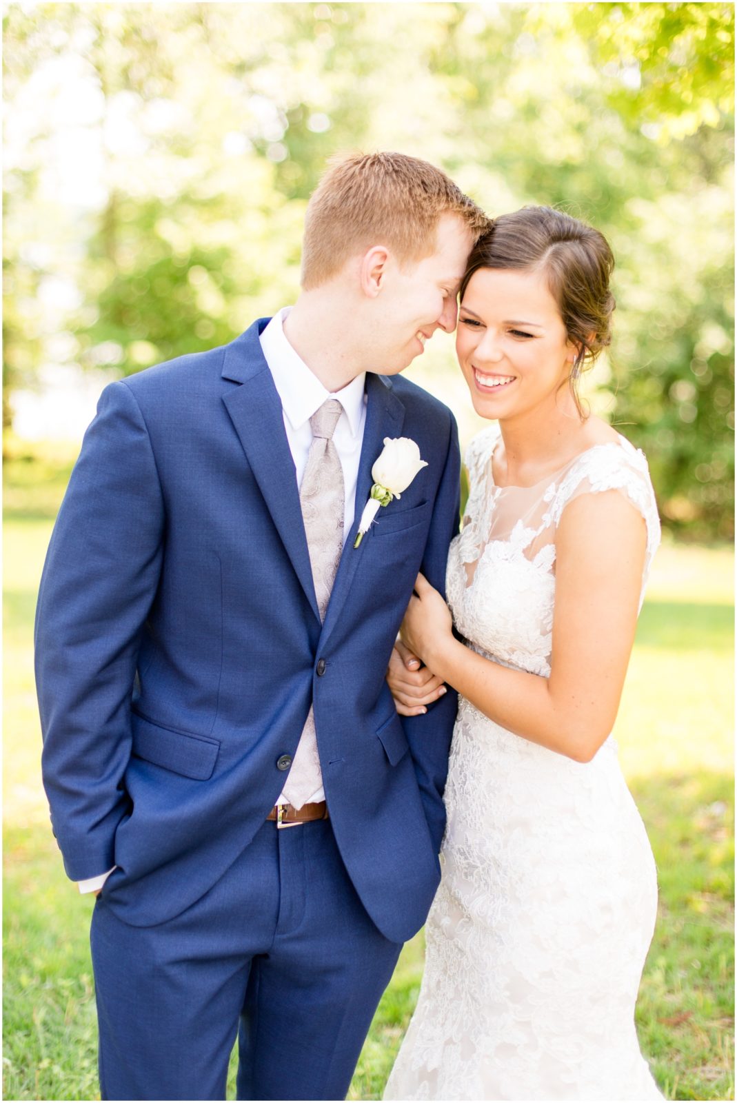 Jonna + Heath | Dover, TN Spring Wedding | lindseybrownphotography.com